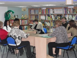 В библиотечно-информационном центре им. Гагарина (пр. Королева, 3) был организован совместно с Ростовской городской общественной женской организацией «Согласие» круглый стол «Реализация новых идей по работе с детьми».